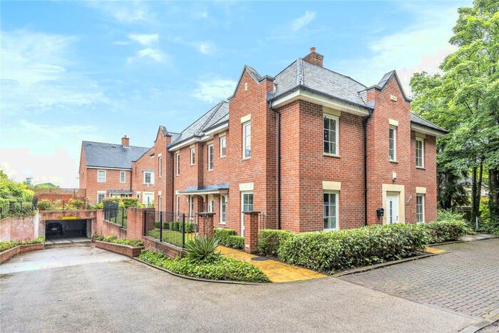 2 Bedroom Apartment To Rent In Farley Reach, Chilbolton Avenue, Winchester, Hampshire, SO22