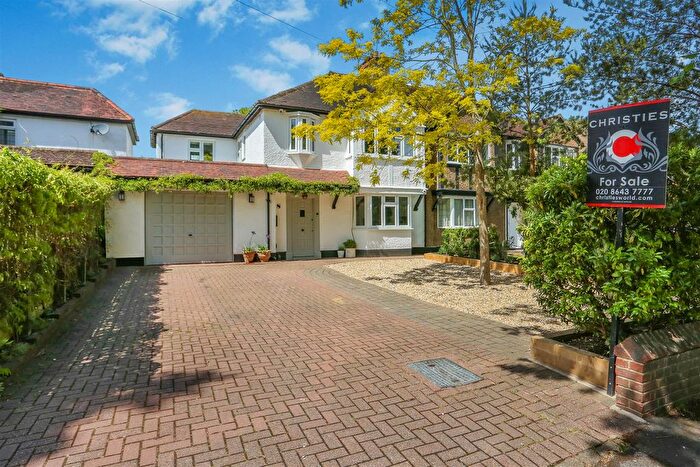 4 Bedroom Semi-Detached House For Sale In Fairway, Carshalton, SM5