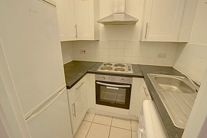 1 Bedroom Flat To Rent In Middlefield, Hatfield, AL10