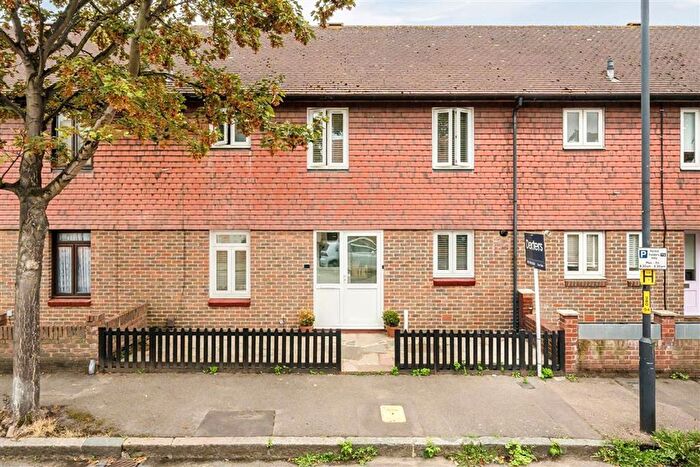 3 Bedroom Terraced House For Sale In Simms Road, Bermondsey, SE1