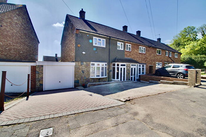 2 Bedroom Terraced House For Sale In Redcar Road, Romford, RM3