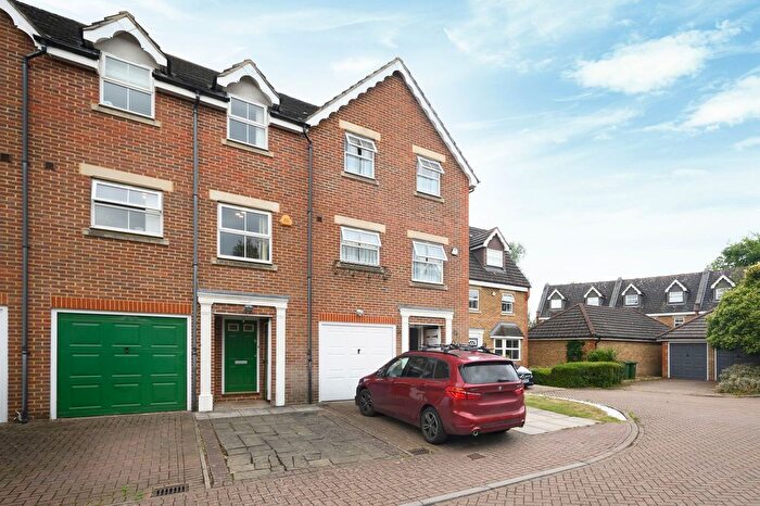 4 Bedroom Town House For Sale In Pembroke Avenue, Pinner, HA5