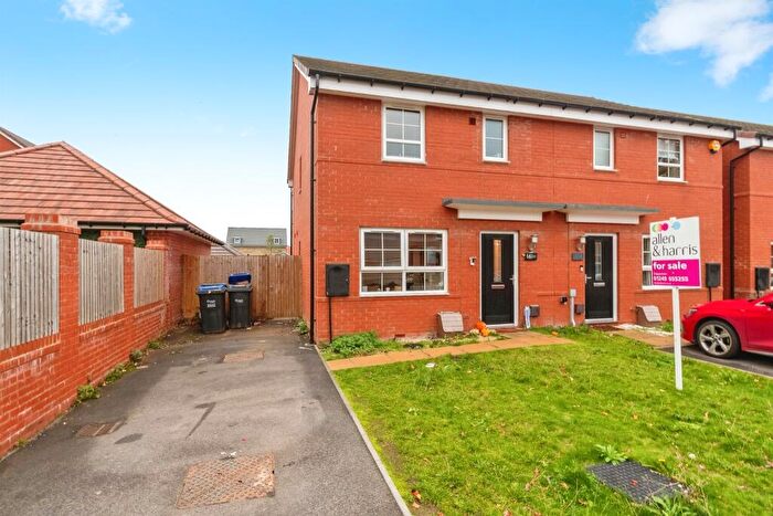 3 Bedroom Semi Detached House For Sale In Cicely Grove, Melksham, SN12