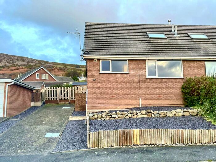 3 Bedroom Property To Rent In Cae America, Llanfairfechan, LL33