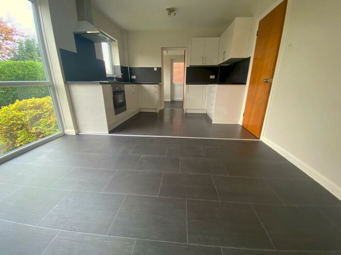 4 Bedroom House To Rent In River View, Welwyn Garden City, AL7