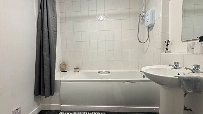 2 Bedroom Flat To Rent In Derby Street, Finnieston, Glasgow, G3