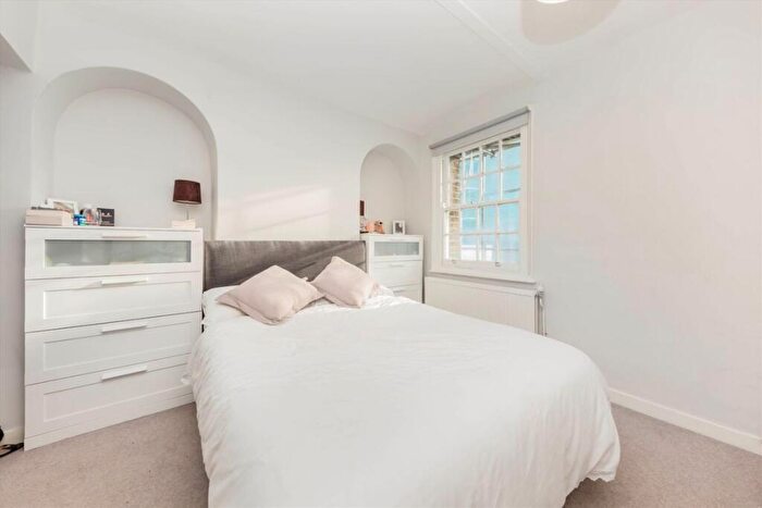 1 Bedroom Flat To Rent In Rawstorne Street, Clerkenwell, EC1V
