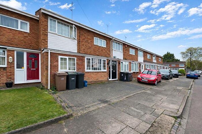 3 Bedroom Terraced House For Sale In Bodmin Road, Luton, LU4