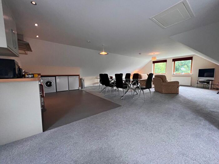 2 Bedroom Flat To Rent In Claremont, Alloa, FK10