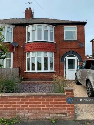 3 Bedroom Semi-Detached House To Rent In Newland Drive, Scunthorpe, DN15