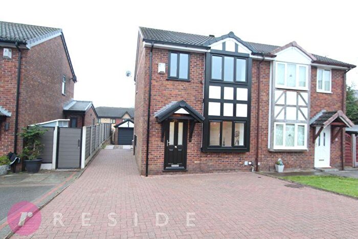 3 Bedroom Semi Detached House For Sale In Blair Close, Shaw, Rochdale, OL2