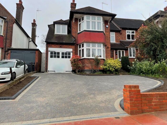4 Bedroom Semi-Detached House To Rent In Ringwood Avenue, London, N2