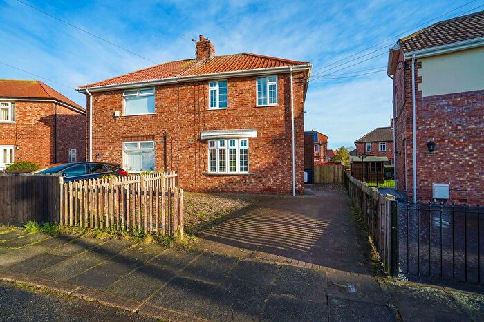 2 Bedroom Semi-Detached House To Rent In Holly Crescent (E), Harraton, Washington, NE38