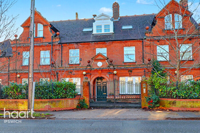 3 Bedroom Apartment For Sale In Foxhall Road, Ipswich, IP3