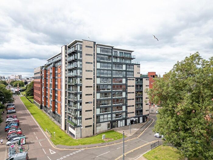 2 Bedroom Flat To Rent In Templeton Street, Glasgow Green, Glasgow, G40