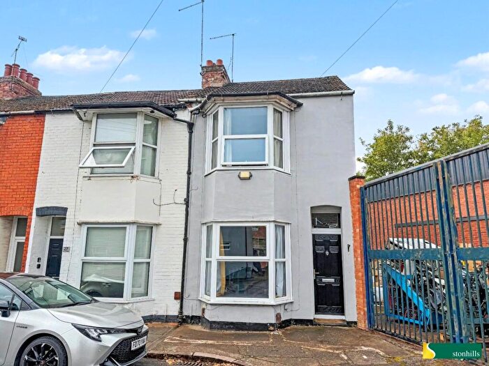 2 Bedroom End Of Terrace House For Sale In Lincoln Road, Northampton, NN5