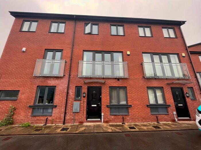 3 Bedroom Town House To Rent In Yarn Street, Development, City Centre, H20