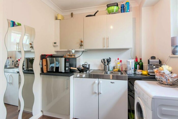 Studio To Rent In Salusbury Road, Queen's Park, London, NW6