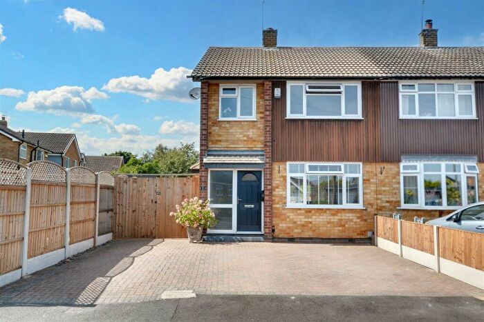 3 Bedroom Semi-Detached House For Sale In Kingsley Crescent, Sawley, NG10