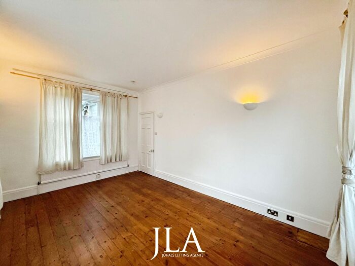 1 Bedroom Flat To Rent In Flat, London Road, Leicester, LE2