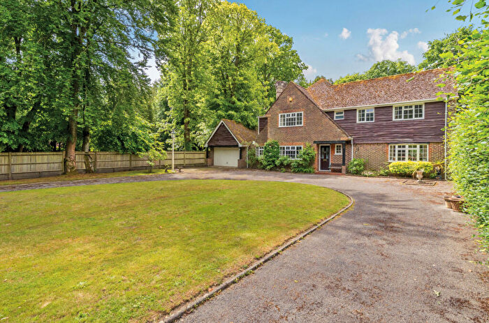 4 Bedroom Detached House For Sale In Hook Road, Ampfield, Romsey, Hampshire, SO51