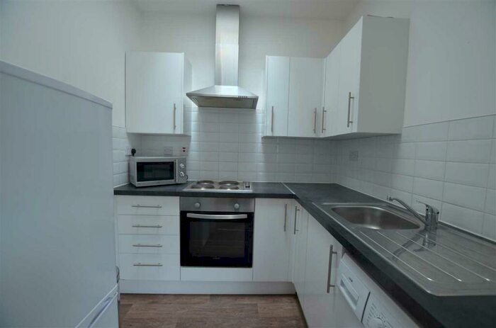 2 Bedroom Maisonette To Rent In Colindale Avenue, Flat, Colindale, NW9