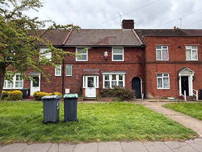 4 Bedroom Terraced House To Rent In The Roundway, London, N17