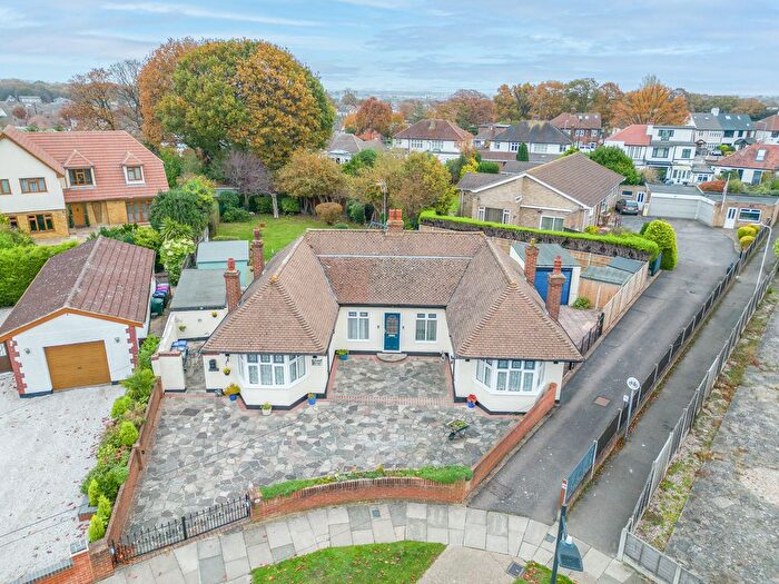 4 Bedroom Detached Bungalow For Sale In Broadlawn, Leigh-On-Sea, SS9