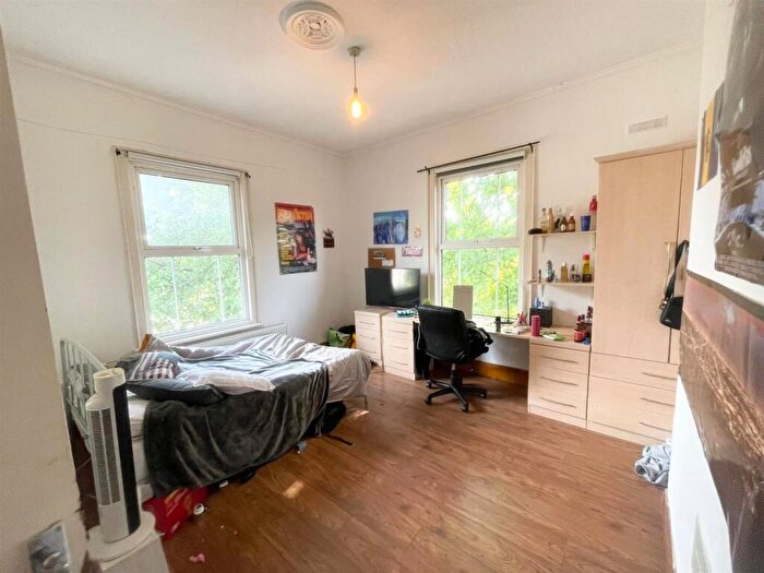 4 Bedroom Flat To Rent In **£pppw Excluding Bills** Annesley Grove, Arboretum - Trent Uni, NG1