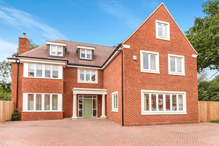 5 Bedroom House To Rent In Rook Lane Chaldon, CR3