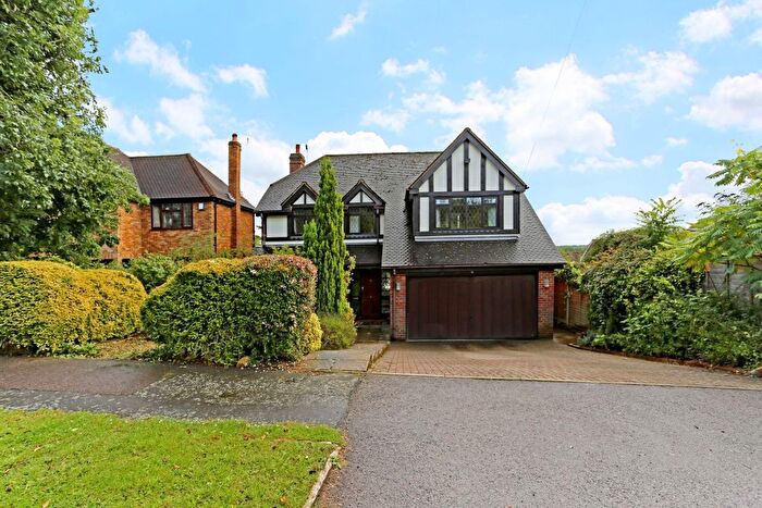 5 Bedroom Detached House To Rent In Pheasants Way, Rickmansworth, WD3