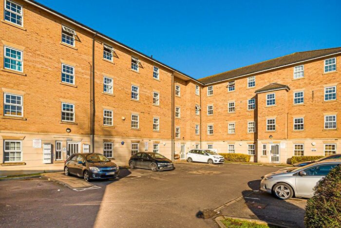 2 Bedroom Flat To Rent In Johnson Court, Southbridge, Northampton, NN4