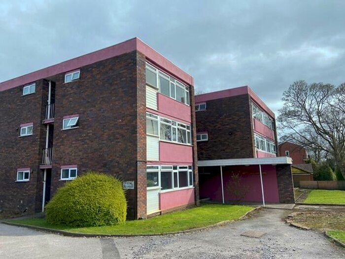 Studio To Rent In Harborne Park Road, Birmingham, B17