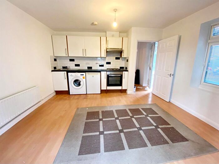 1 Bedroom Flat To Rent In Victoria Orchard, Queens Road, Maidstone, ME16