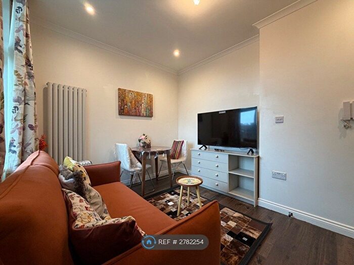 1 Bedroom Flat To Rent In Lynton Road, London, W3