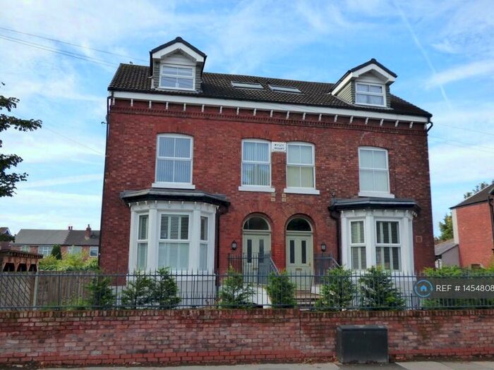 1 Bedroom Flat To Rent In Ryley Mount, Stockport, SK2