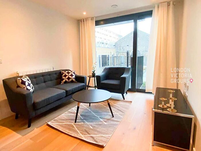 2 Bedroom Flat To Rent In Barracks Court, Major Draper Street, London, SE18