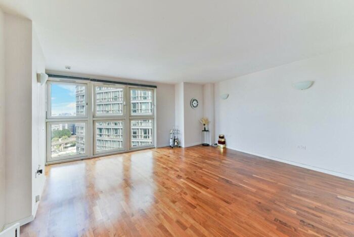 2 Bedroom Apartment To Rent In New Providence Wharf, Fairmont Avenue, London, E14