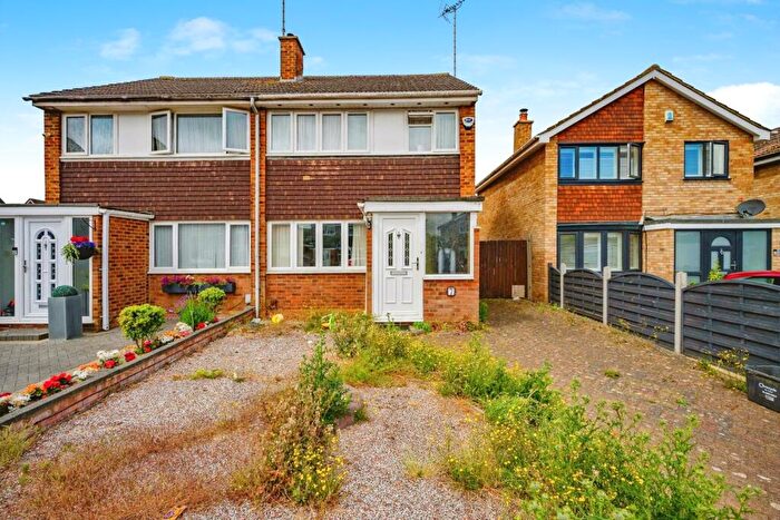 3 Bedroom Semi-Detached House For Sale In Dalby Close, Luton, Bedfordshire, LU4