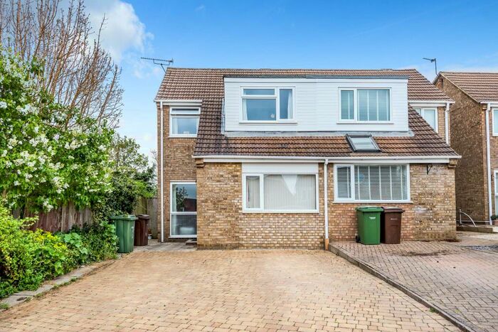 3 Bedroom Semi-Detached House For Sale In Thame, Oxfordshire, OX9