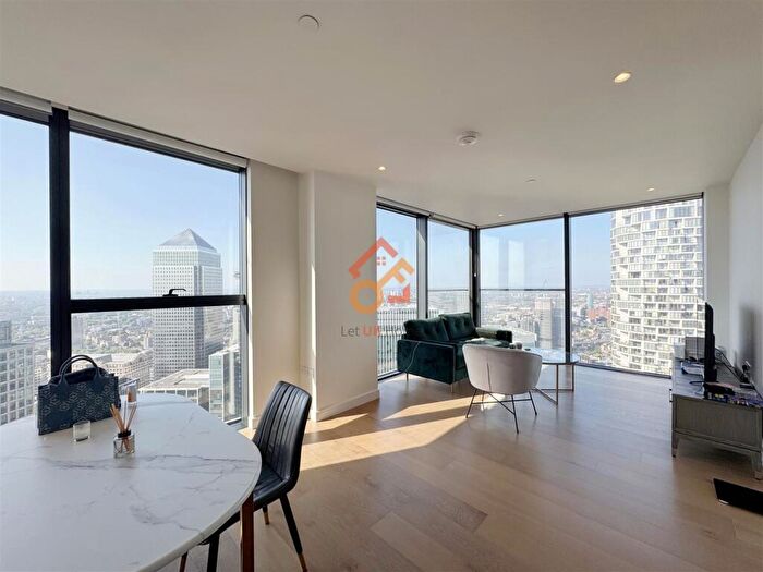 3 Bedroom Flat To Rent In Hampton Tower, Marsh Wall, London, E14