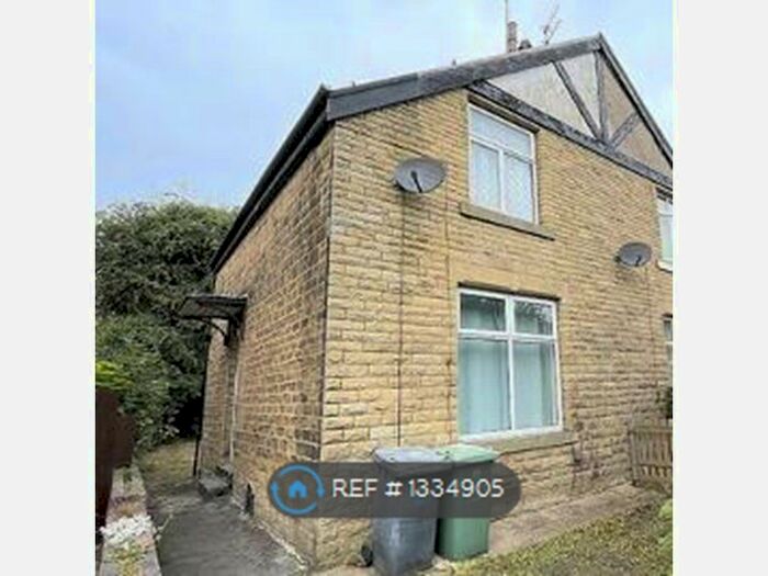 2 Bedroom Semi-Detached House To Rent In Sufton Street, Huddersfield, HD2