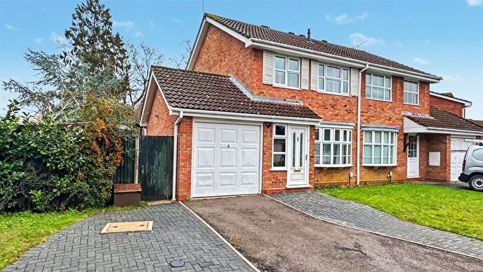 3 Bedroom Property For Sale In Langdale Close, Farnborough, GU14