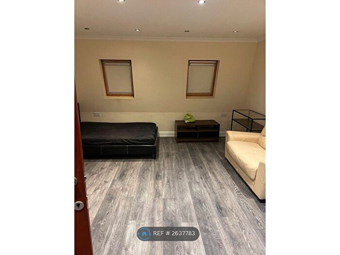 Studio To Rent In Brookhill Road, London, SE18