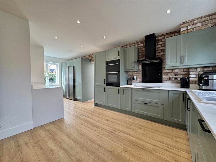 4 Bedroom Detached House For Sale In Anchorage View, St Lawrence, CM0