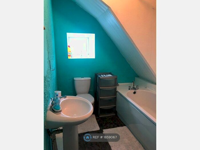 1 Bedroom Flat To Rent In Manchester Rd, Sheffield, S36