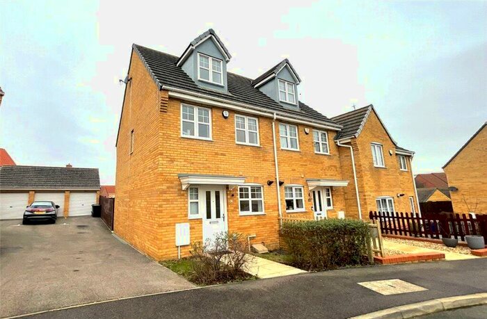 3 Bedroom House To Rent In Steeple Way, Rushden, NN10