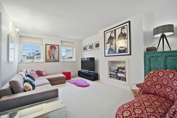 2 Bedroom Flat To Rent In Ladbroke Grove, London, W11