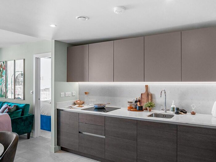 2 Bedroom Apartment To Rent In Broad Street, Birmingham, B15