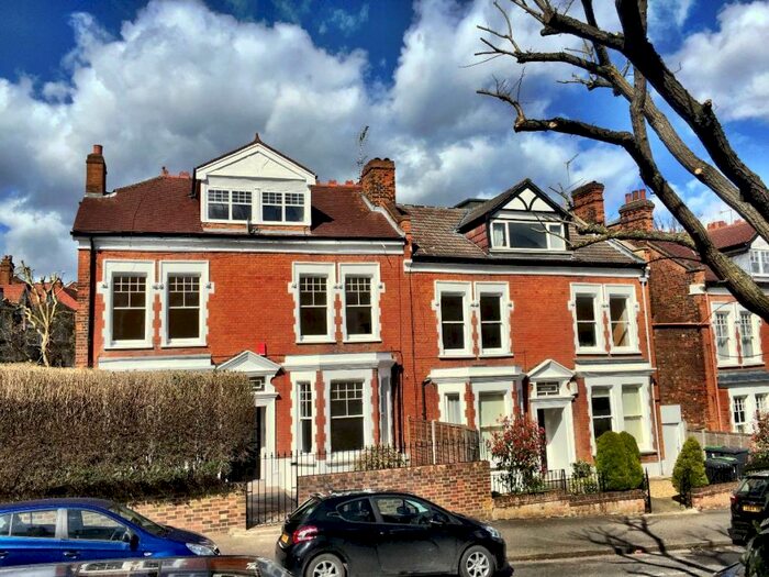 5 Bedroom Semi-Detached House To Rent In Southwood Avenue, Highgate Village, N6